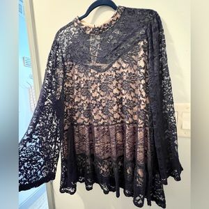 Andree By Unit Womens Lace Long Sleeve blouse Navy Size 1X Boho Regency Flowy